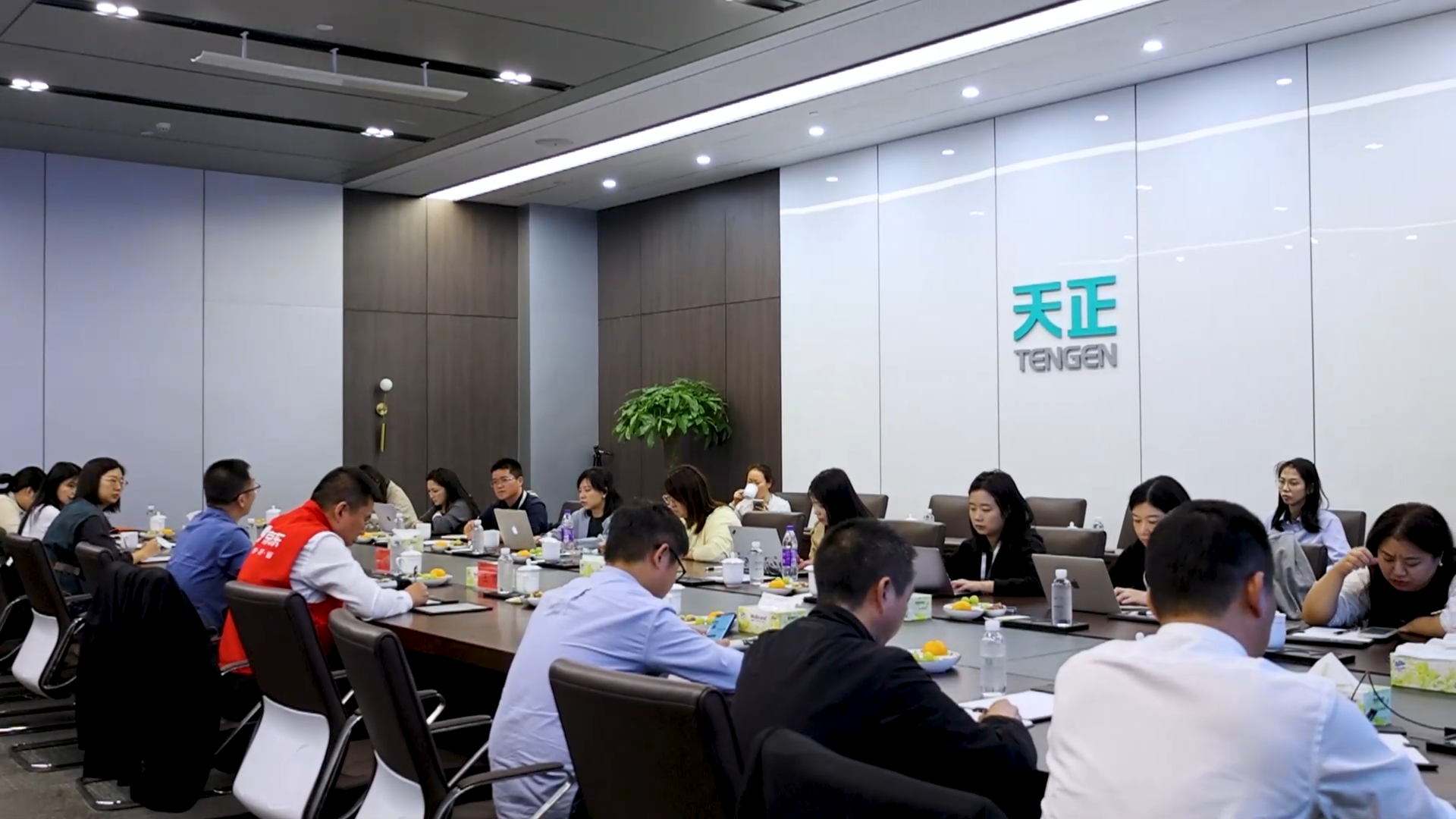 京東工業走進麻花星空mv麻花星空mv高清完整，探訪產業數智化之路！