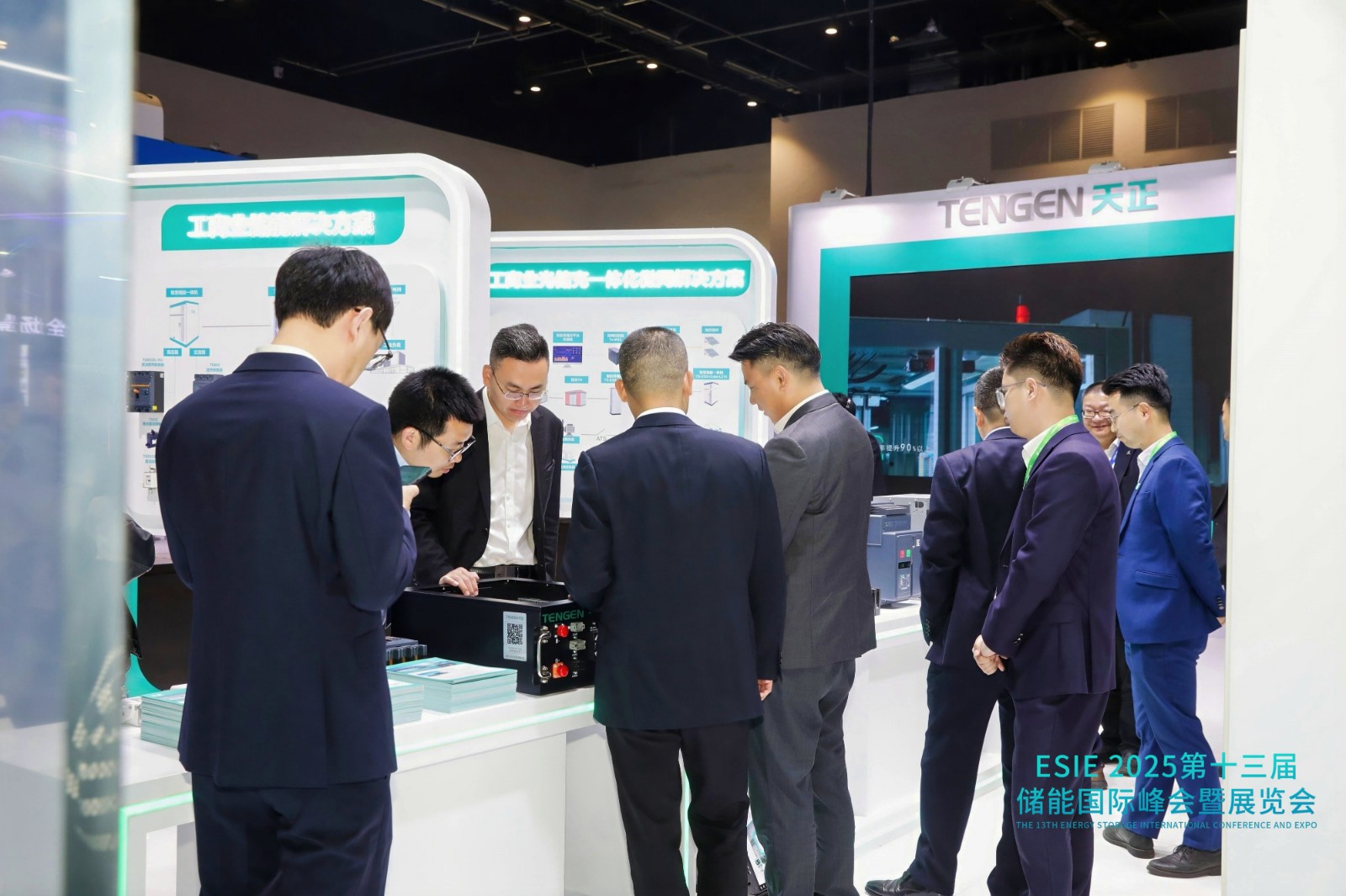 8O5A5166-opq3562033177.jpg undefined